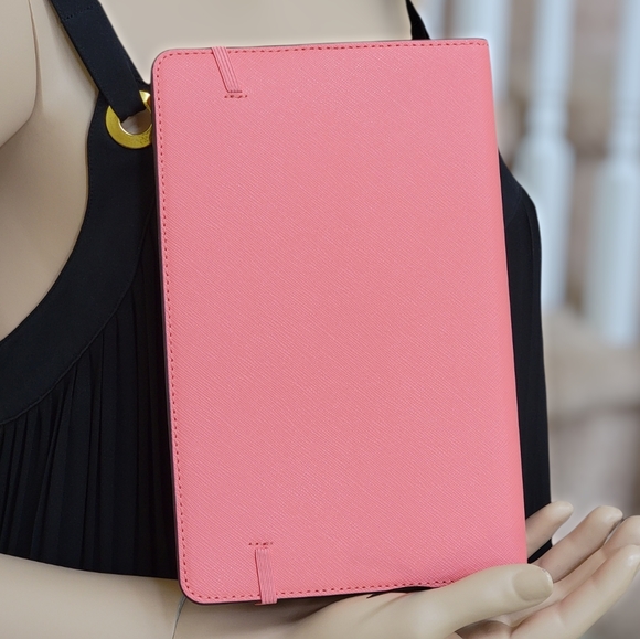 Michael Kors Notebook Pink - Picture 2 of 4